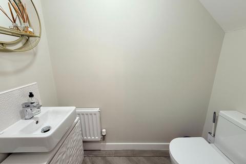28 Pastures Drive, Tidbury Green, Solihull, B90 1US