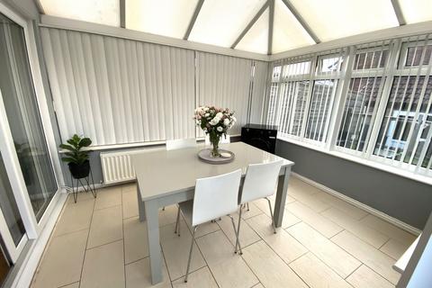 1 Crocus Drive, Royton, Oldham, OL2 6QP