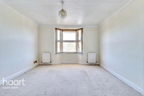 8 Robin Crescent, London, E6 5XA