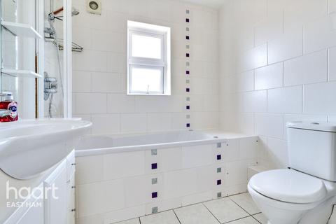 8 Robin Crescent, London, E6 5XA