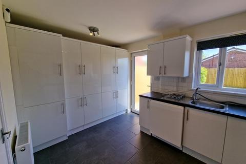 2 bedroom semi-detached house to rent, Cheshire Grove, Perton WV6