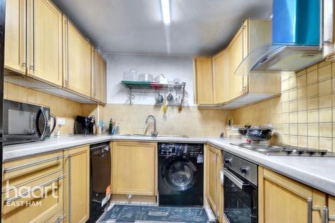 2 bedroom apartment for sale, Queensberry Place, London