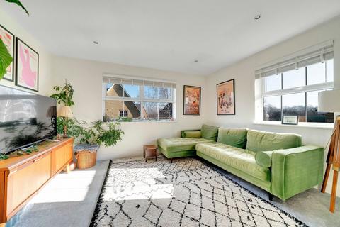 30 Hayes Grove, London, SE22 8DF