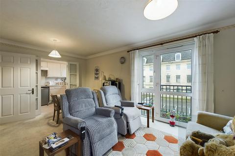 2 bedroom apartment for sale, Regal Court, Trowbridge BA14