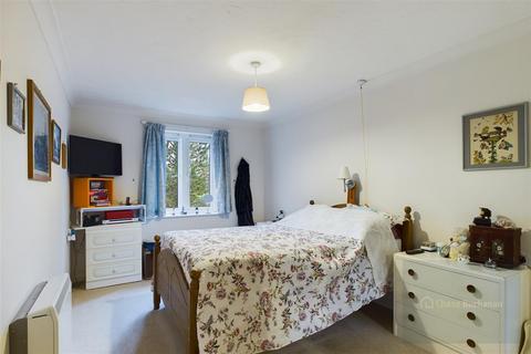 2 bedroom apartment for sale, Regal Court, Trowbridge BA14
