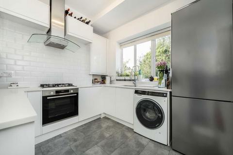 2 bedroom flat for sale, Finchley Road, London NW3