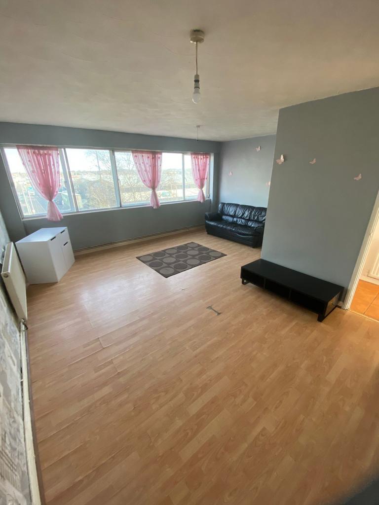 Spacious three bedroom top floor duplex flat avai