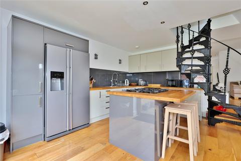 25 Coniston Road, Woking, GU22 9HU