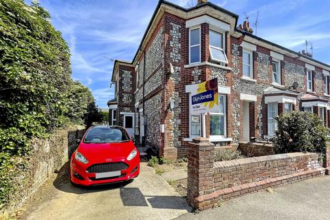 Flat 2, 1 Connaught Road, Littlehampton, BN17 6ES