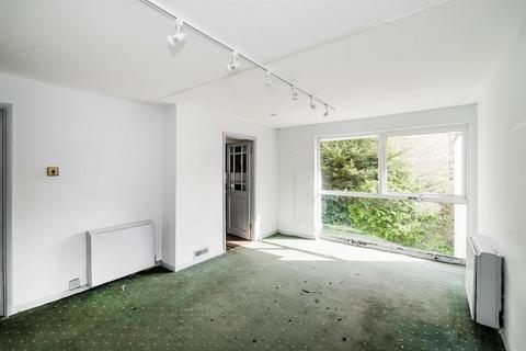 2 bedroom apartment for sale, Inks Green, Highams Park