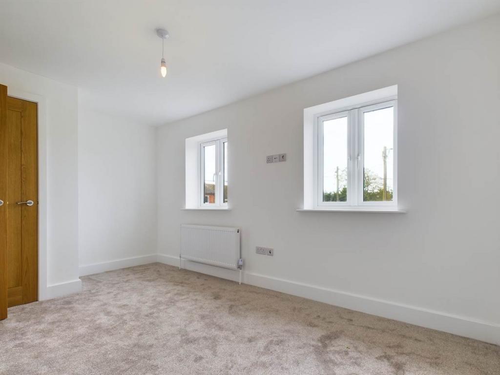 Bedroom 2 (2)