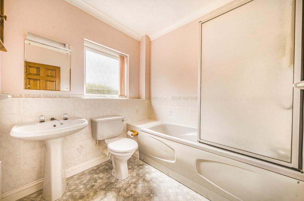 Bedroom 2 Ensuite
