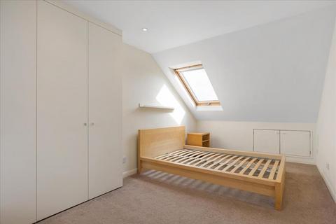 2 bedroom apartment for sale, Queensmill Road , Fulham, London, SW6