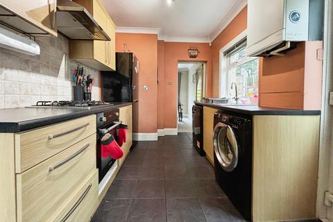 21 Grasmere Road, Bradford, BD2 4HU