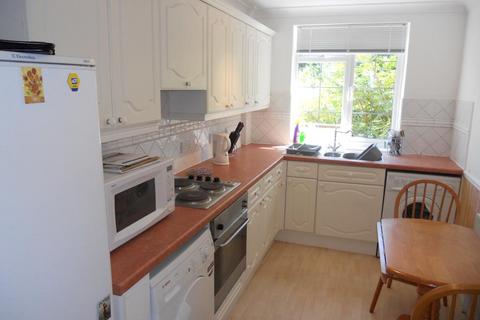 1 bedroom flat to rent, 40 Underwood Road, Caterham CR3