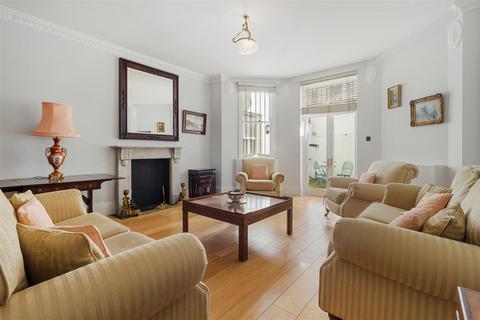 3 bedroom apartment for sale, Holland Park, London, W11