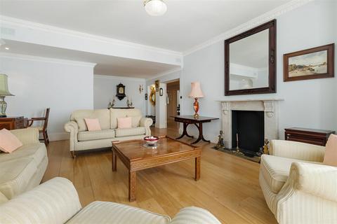 3 bedroom apartment for sale, Holland Park, London, W11