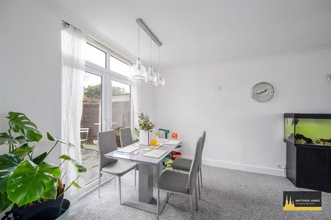 3 bedroom terraced house for sale, Hipswell Highway, Coventry * Open Plan Kitchen *