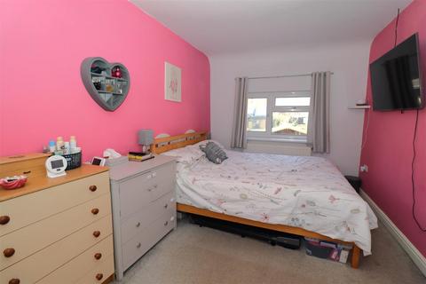 1b Buxton Drive, Bexhill-on-sea, TN39 4BD