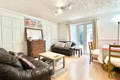 3 bedroom end of terrace house for sale, Dunnock Road, London E6