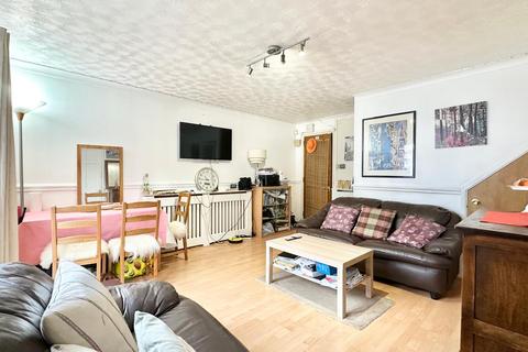 3 bedroom end of terrace house for sale, Dunnock Road, London E6