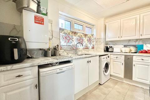 3 bedroom end of terrace house for sale, Dunnock Road, London E6