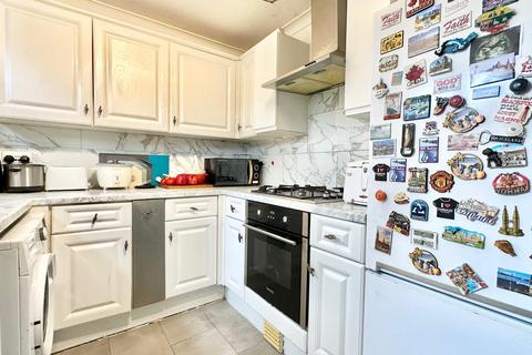 3 bedroom end of terrace house for sale, Dunnock Road, London E6