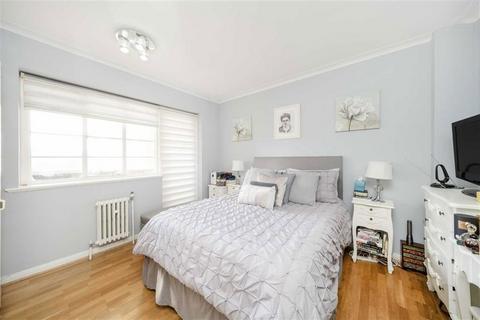 2 bedroom flat for sale, Shoot Up Hill, London NW2