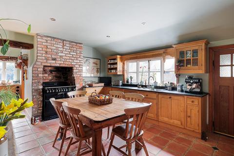 4 bedroom detached house for sale, Holmes Chapel Road, Lach Dennis, CW9