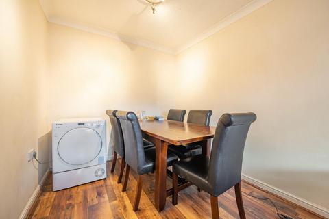 2 bedroom flat for sale, Woking,  Surrey,  GU21