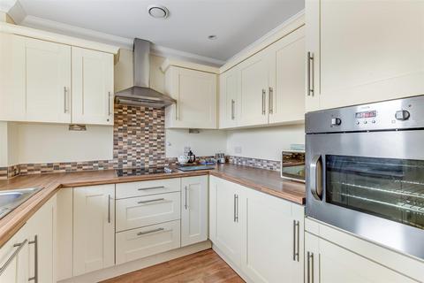 2 bedroom apartment for sale, Emmandjay Court, Ilkley LS29