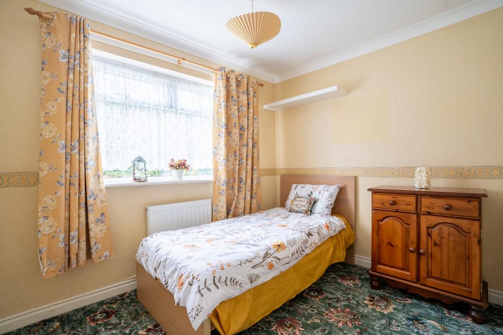 Bedroom2