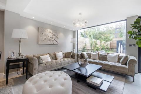 5 bedroom house to rent, Court Close, St. Johns Wood Park, London, NW8