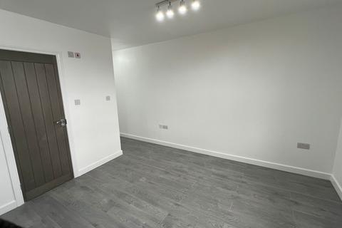 Studio to rent, Eastcote Road, South Harrow HA2