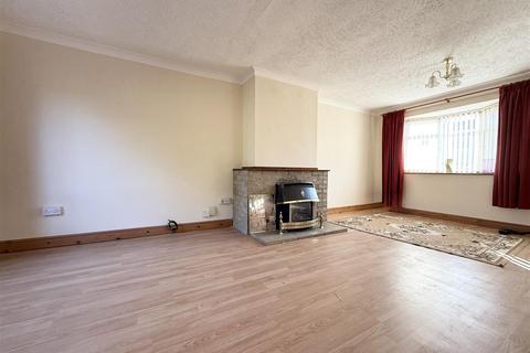 3 bedroom townhouse for sale, Sturdee Road, Eyres Monsell LE2