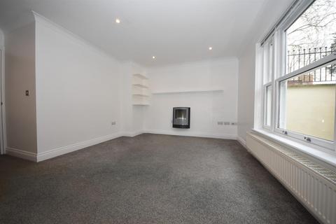 2 bedroom apartment to rent, Avenue Road, Leamington Spa