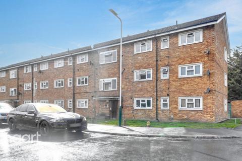 2 bedroom flat for sale, Rush Green Gardens, Romford