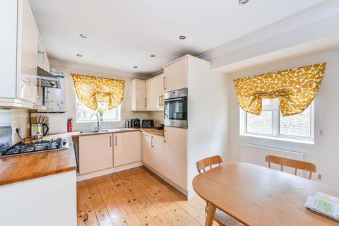 1 bedroom flat for sale, Grayshott Road, Battersea, London, SW11