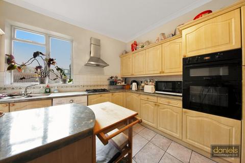 4 bedroom duplex for sale, Station Road, Willesden Junction, London, NW10