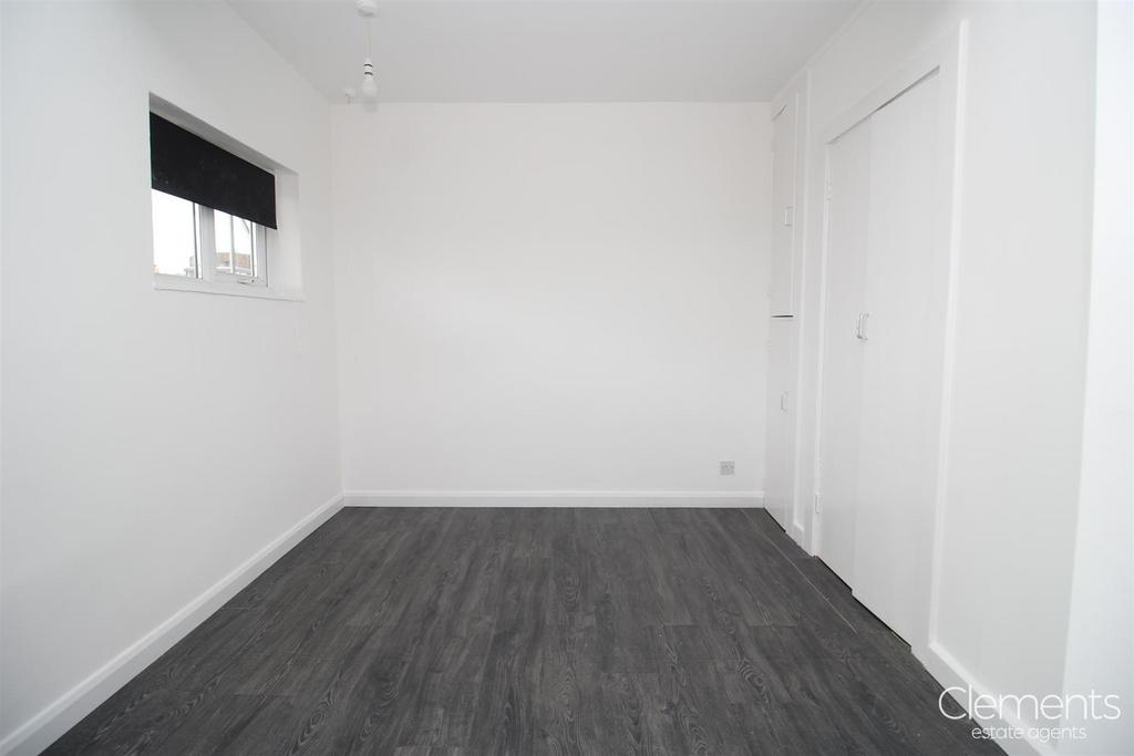 Fe67991f-BED 20 AREA 202.JPG