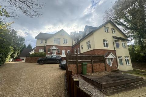 2 bedroom flat to rent, Stonebrook Lodge, Camberley GU15