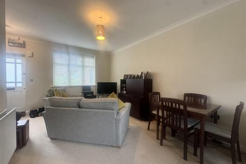 2 bedroom flat to rent, Stonebrook Lodge, Camberley GU15