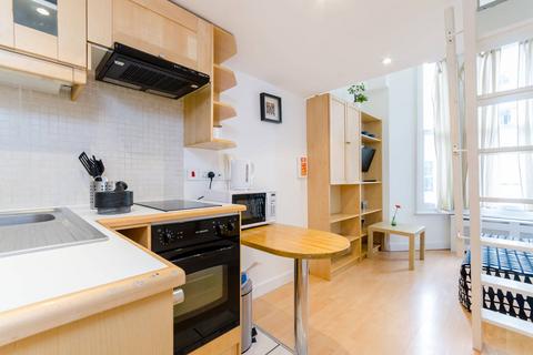 Studio to rent, Fairholme Road, West Kensington, London, W14