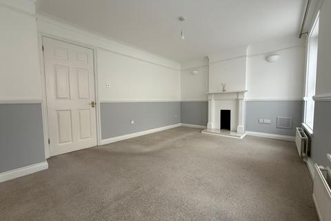 2 bedroom apartment to rent, East Street  Titchfield, Fareham  UNFURNISHED