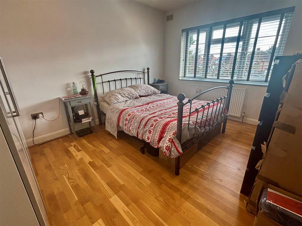 Bed1.jpg