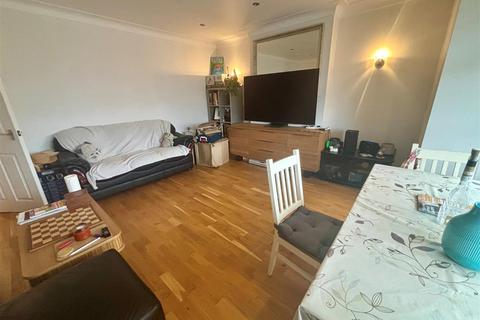 2 bedroom flat to rent, Ballards Lane, Finchley