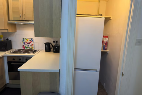 2 bedroom flat to rent, Chambers Street, Edinburgh EH1