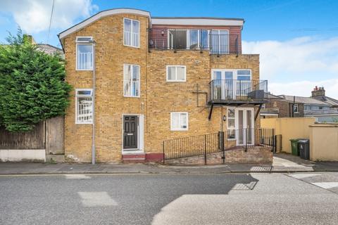 2 bedroom apartment to rent, Church Road, KT1