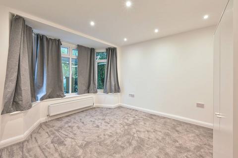 3 bedroom flat to rent, Cheviot Gardens, Cricklewood, London, NW2