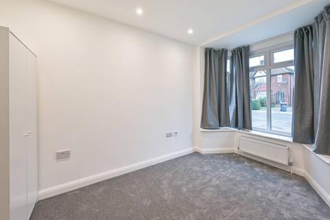 3 bedroom flat to rent, Cheviot Gardens, Cricklewood, London, NW2